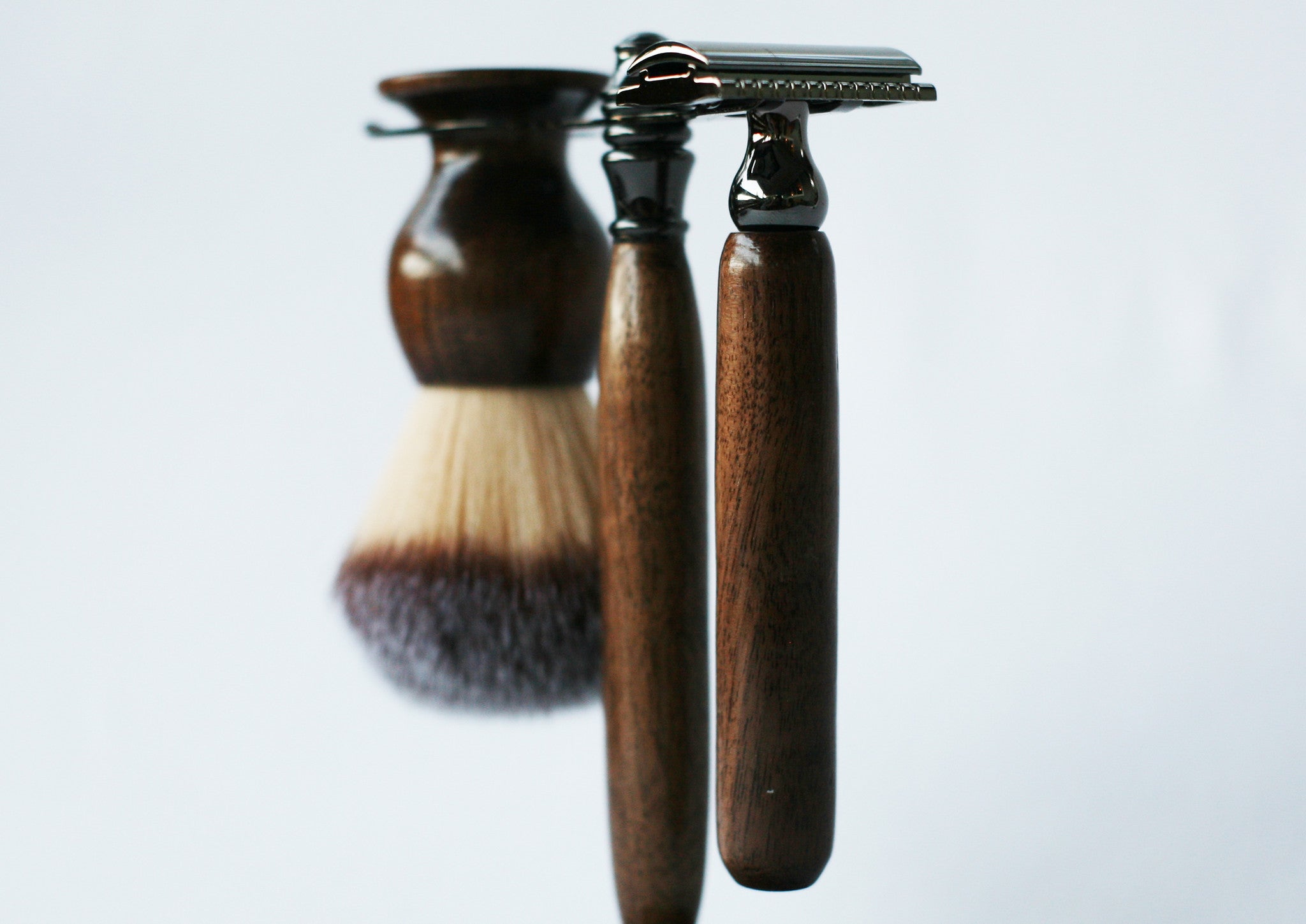 Rasier-Set aus Walnussholz, handgefertigt, mit Gunmetal-Sicherheitsrasierer